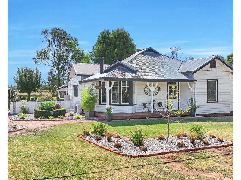 32 Clifton Street, Mathoura NSW 2710