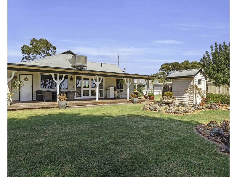 32 Clifton Street, Mathoura NSW 2710