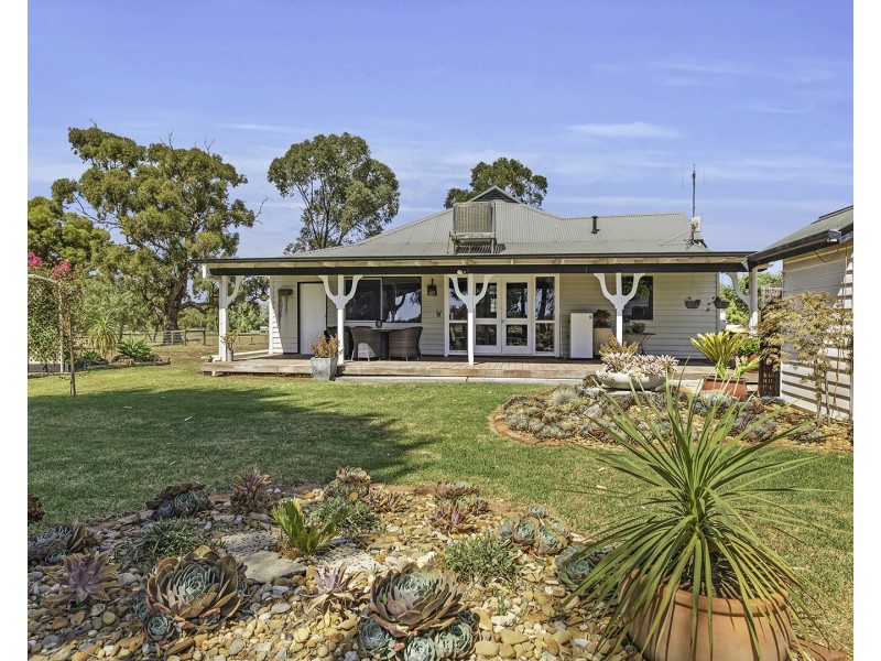 32 Clifton Street, Mathoura NSW 2710