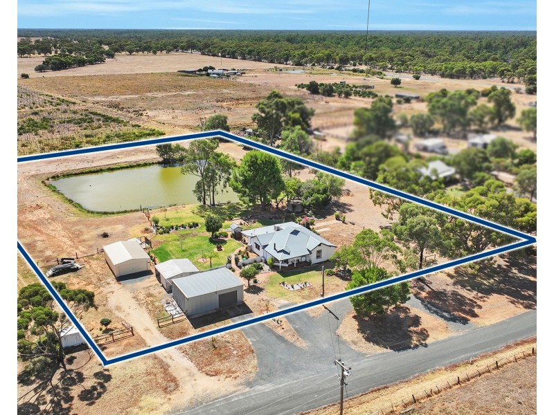 32 Clifton Street, Mathoura NSW 2710