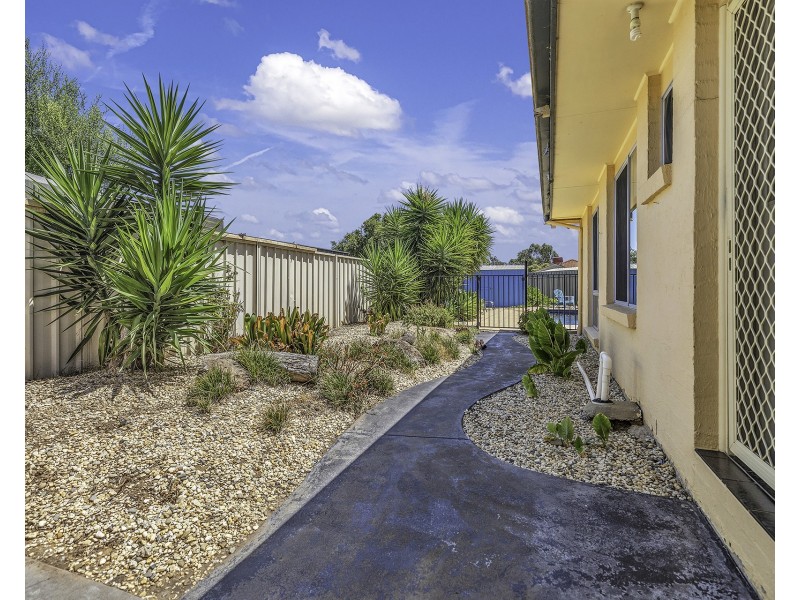 24 Kooyong Court, Echuca VIC 3564