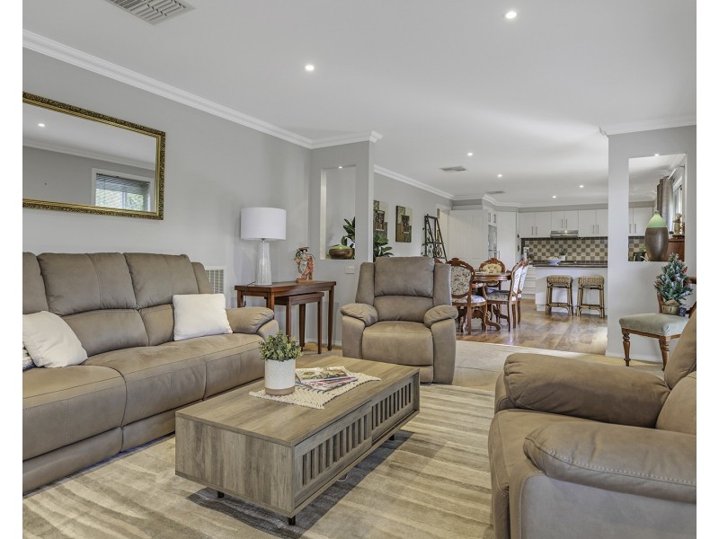 16 Swan Boulevard, Moama NSW 2731