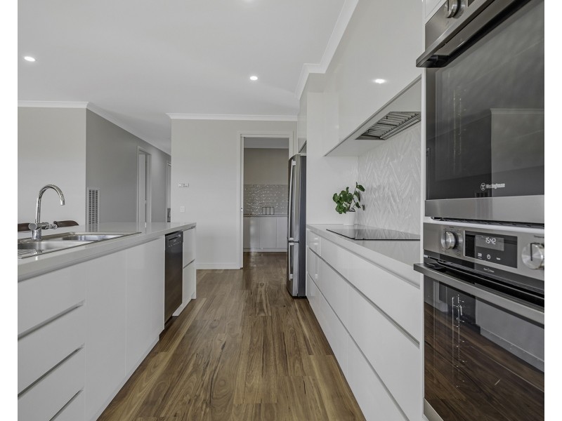 25 Wild Oat Drive, Echuca VIC 3564