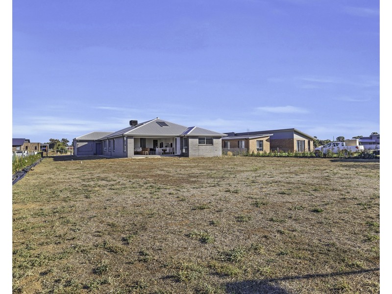 25 Wild Oat Drive, Echuca VIC 3564