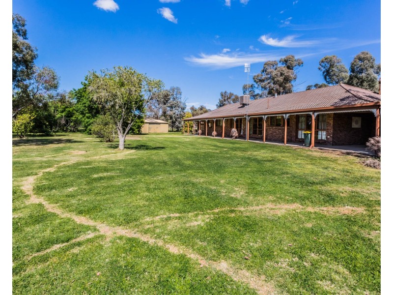 17 Maidensmith Drive, Moama NSW 2731
