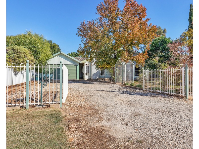 51 Hovell Street, Echuca VIC 3564