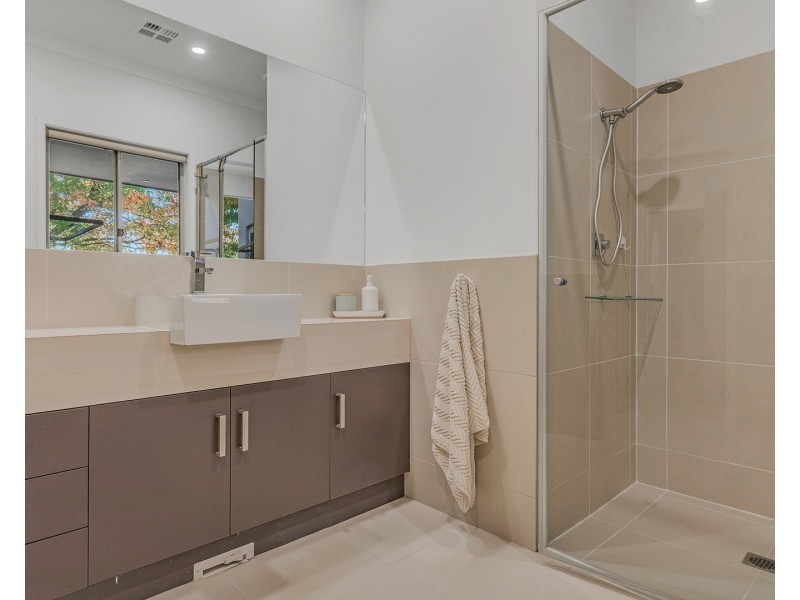 11 Hollara Drive, Moama NSW 2731