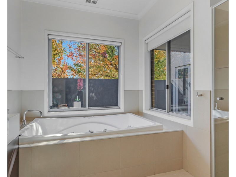 11 Hollara Drive, Moama NSW 2731