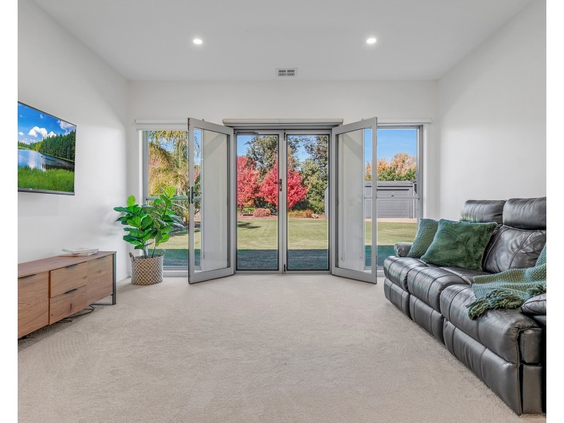 11 Hollara Drive, Moama NSW 2731