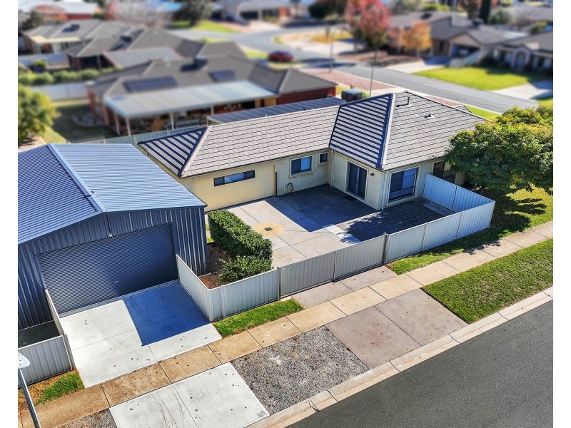 1 Aberdeen Way, Moama NSW 2731