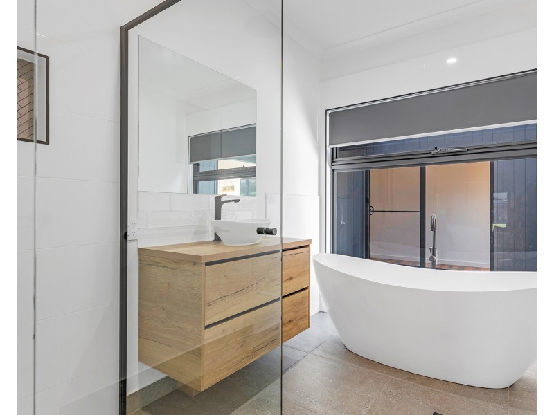 20 Winbi Avenue, Moama NSW 2731