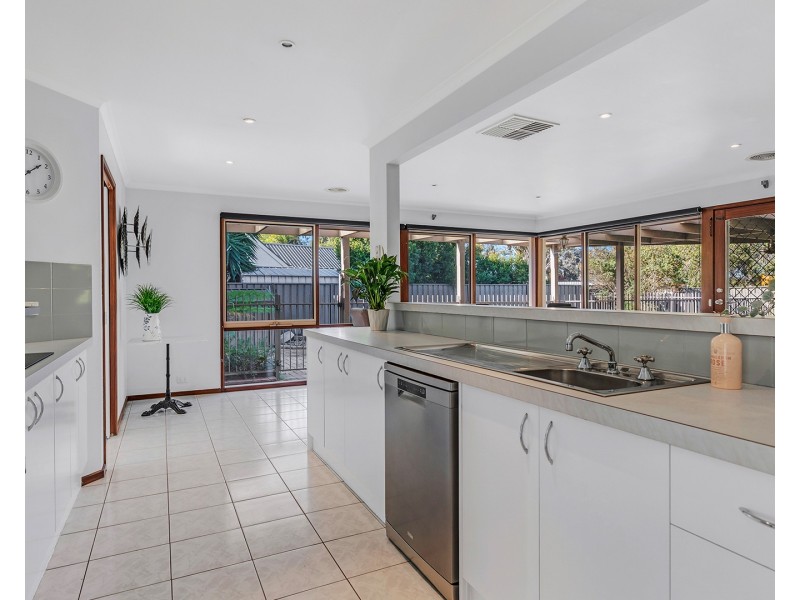 13 Kooyong Court, Echuca VIC 3564