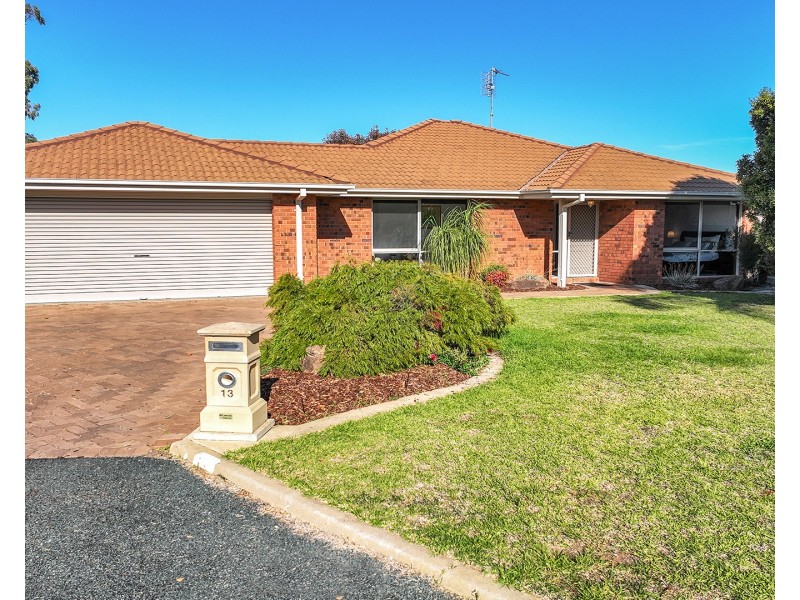 13 Kooyong Court, Echuca VIC 3564