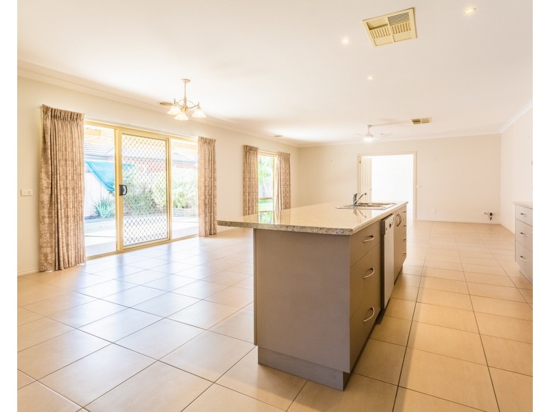 4 Howell Drive, Echuca VIC 3564