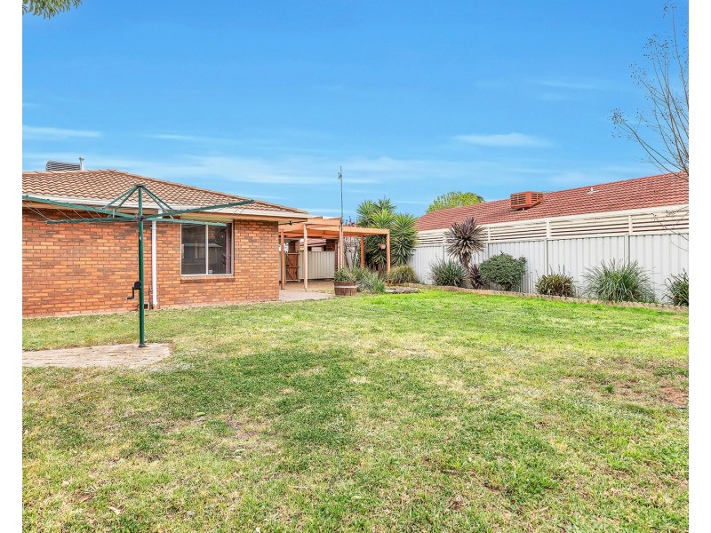 4 Adelaide Crescent, Echuca VIC 3564