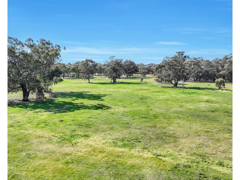 322 Cobb Highway, Moama NSW 2731