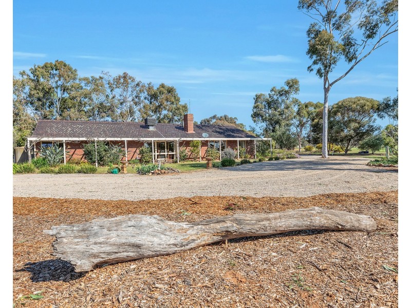 322 Cobb Highway, Moama NSW 2731