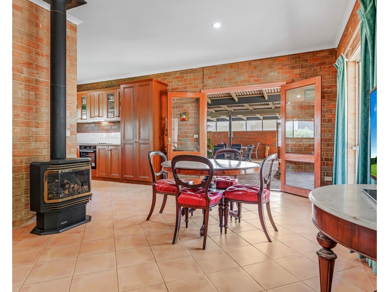 4 Holmfield Court, Moama NSW 2731
