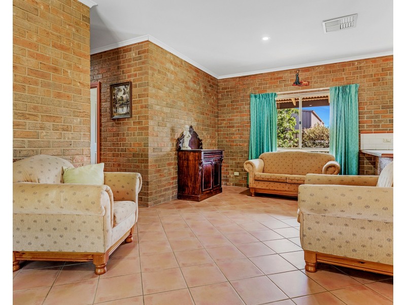 4 Holmfield Court, Moama NSW 2731