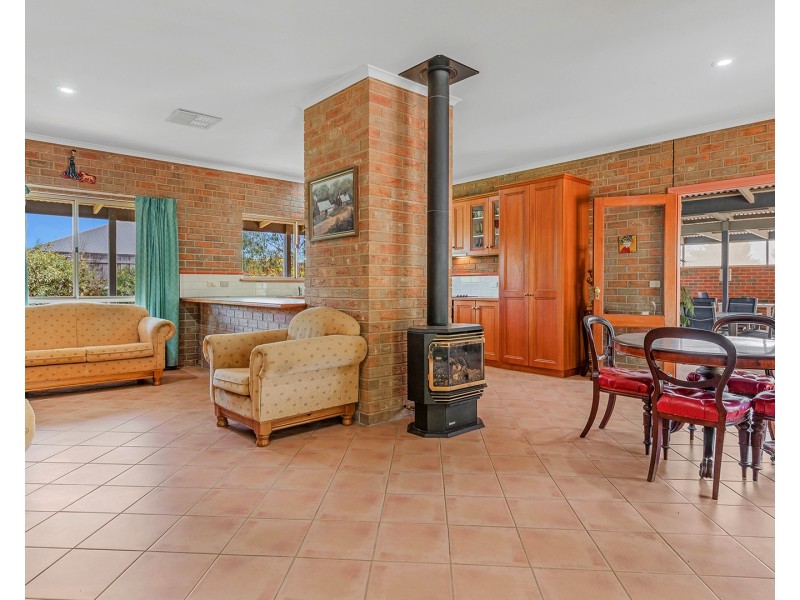 4 Holmfield Court, Moama NSW 2731