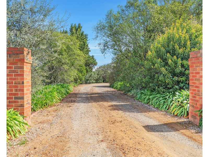 4 Holmfield Court, Moama NSW 2731