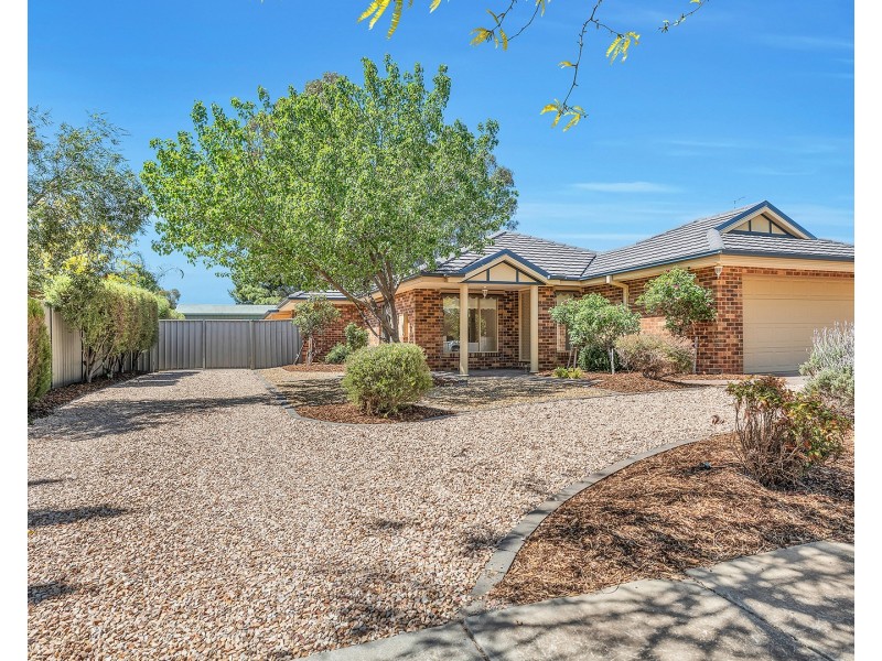 8 Caroline Court, Echuca VIC 3564