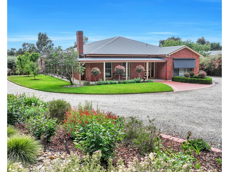 63 Schoeffel Drive, Echuca VIC 3564