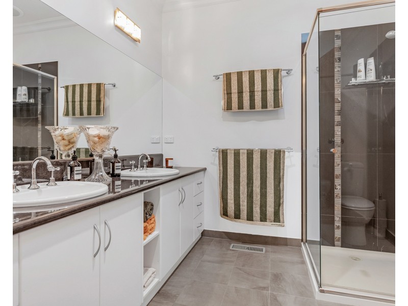 63 Schoeffel Drive, Echuca VIC 3564