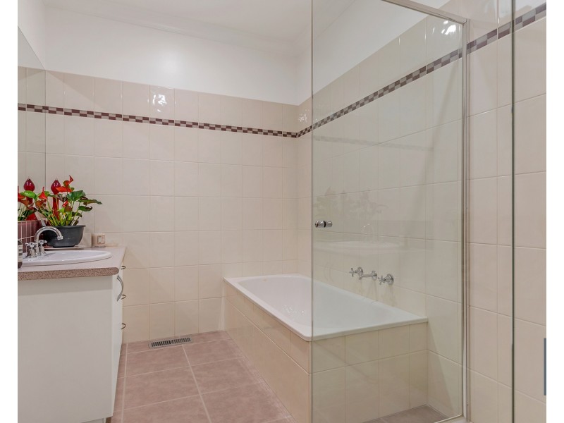 63 Schoeffel Drive, Echuca VIC 3564