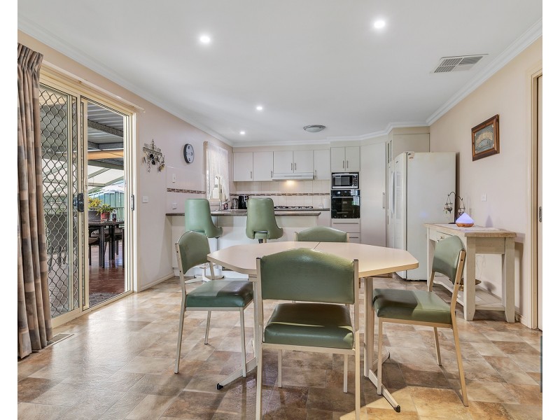 11 Paradise Place, Moama NSW 2731