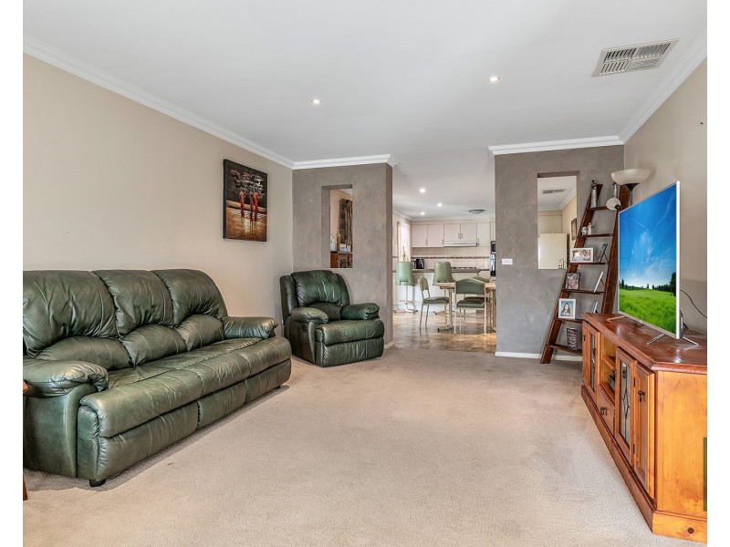 11 Paradise Place, Moama NSW 2731