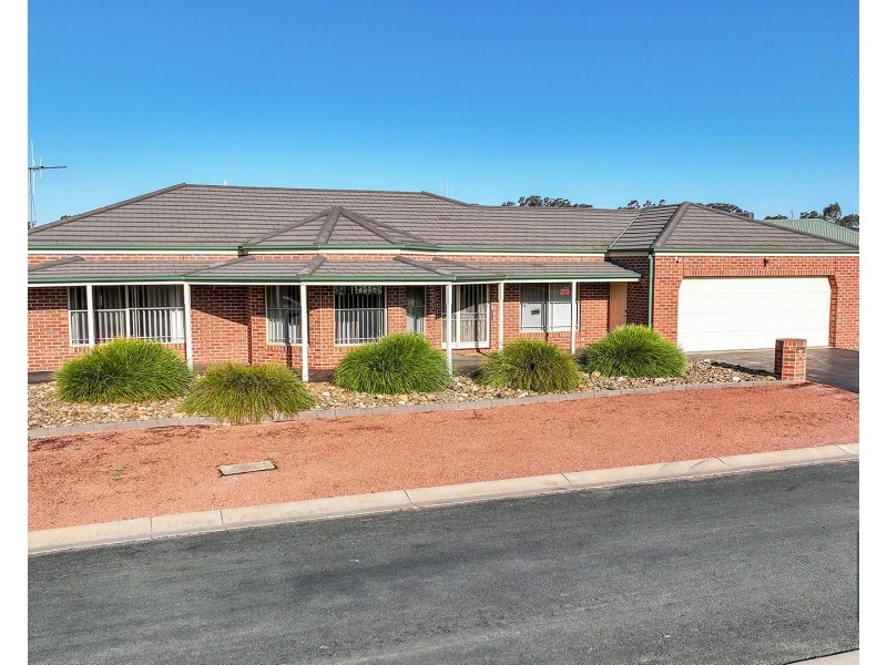 8 John Close, Echuca VIC 3564