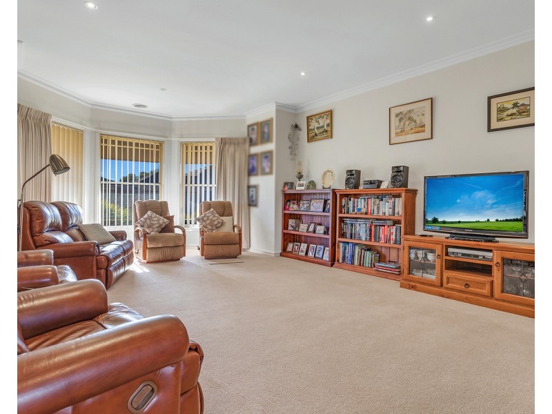 8 John Close, Echuca VIC 3564