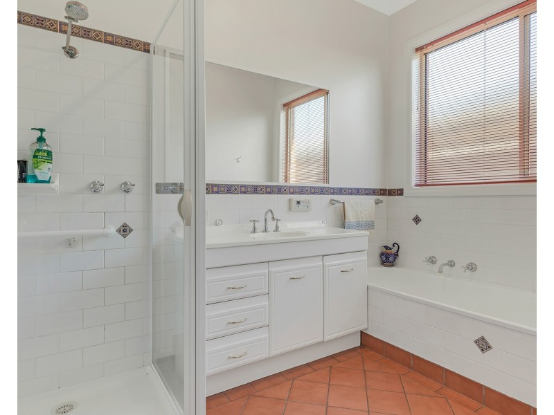 8 John Close, Echuca VIC 3564
