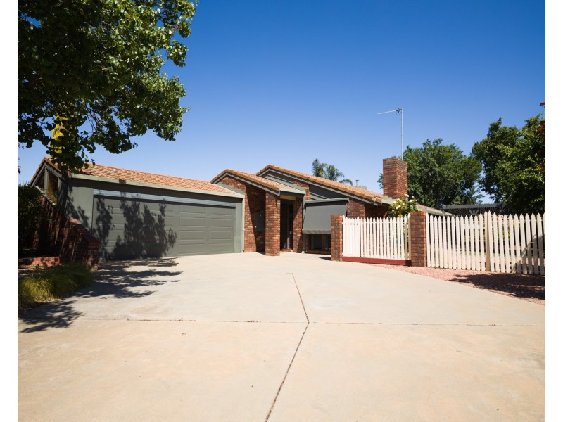 9 Lachlan Crescent, Echuca VIC 3564
