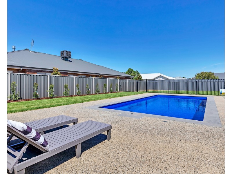 9 Egret Street, Moama NSW 2731