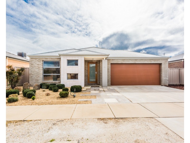27 Lynch Drive, Echuca VIC 3564