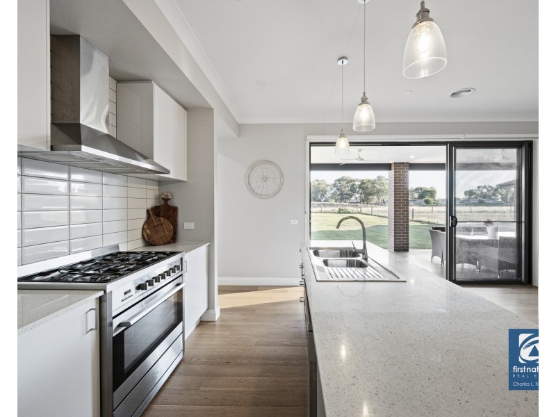 10 Wild Oat Drive, Echuca VIC 3564