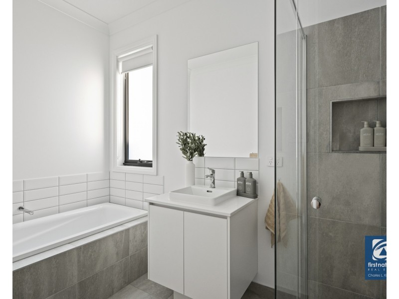 10 Wild Oat Drive, Echuca VIC 3564