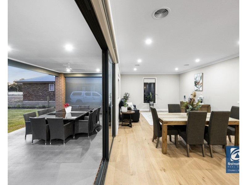 10 Wild Oat Drive, Echuca VIC 3564