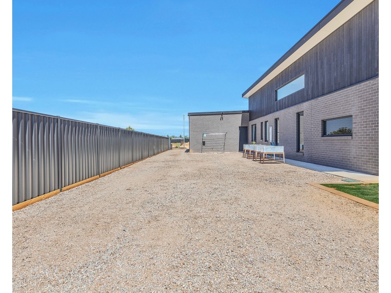 48 Whistler Circuit, Moama NSW 2731