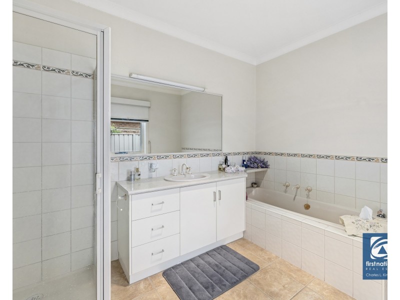 44 Kingfisher Drive West, Moama NSW 2731