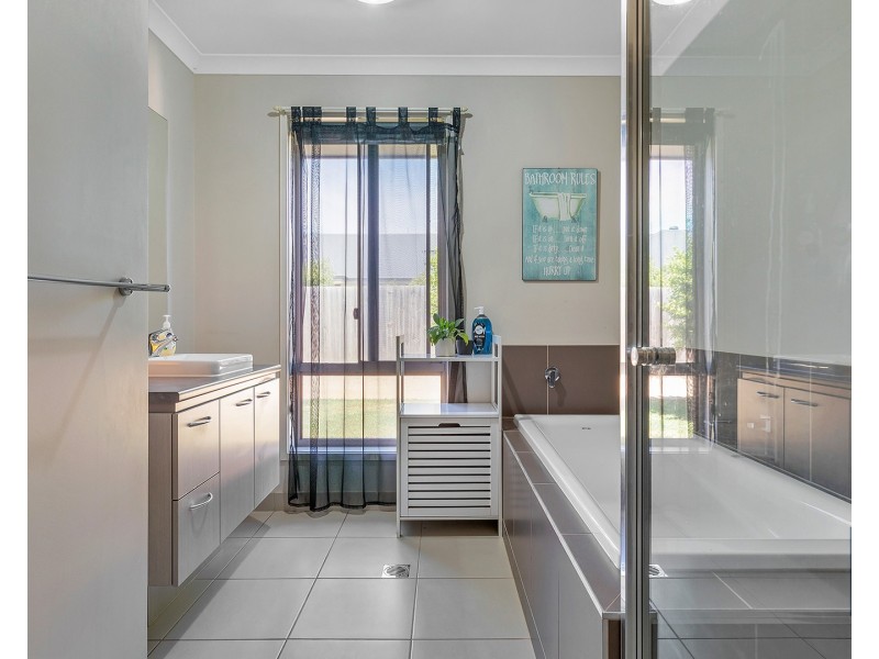 10 Marsanne Drive, Moama NSW 2731