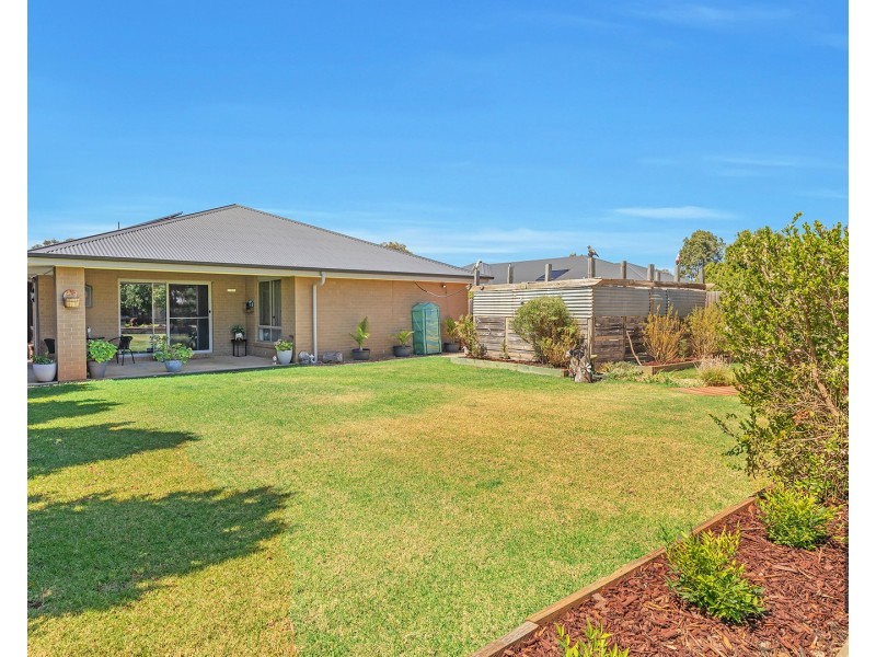 10 Marsanne Drive, Moama NSW 2731