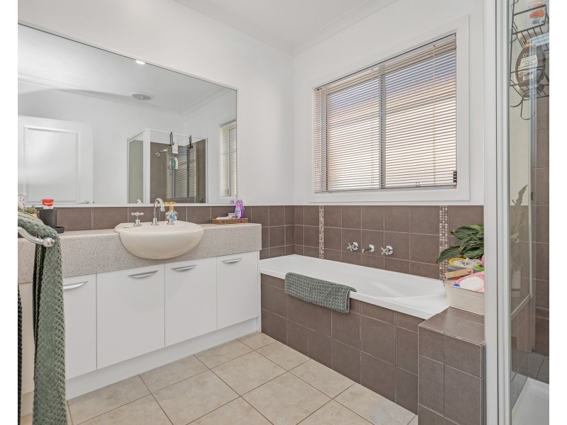 8 Yeovil Court, Echuca VIC 3564
