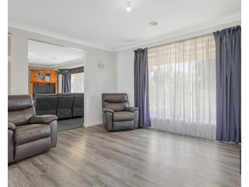 67 Woodlands Circuit, Echuca VIC 3564