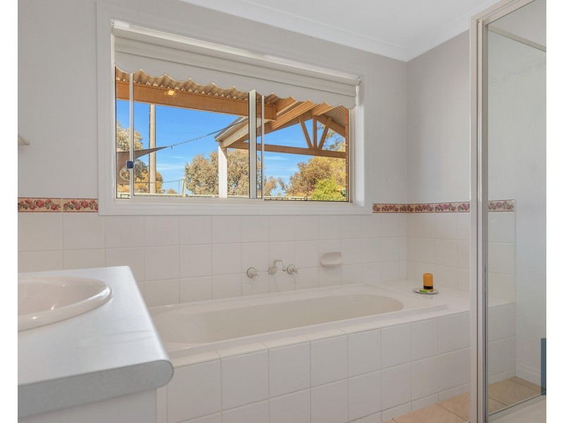 67 Woodlands Circuit, Echuca VIC 3564