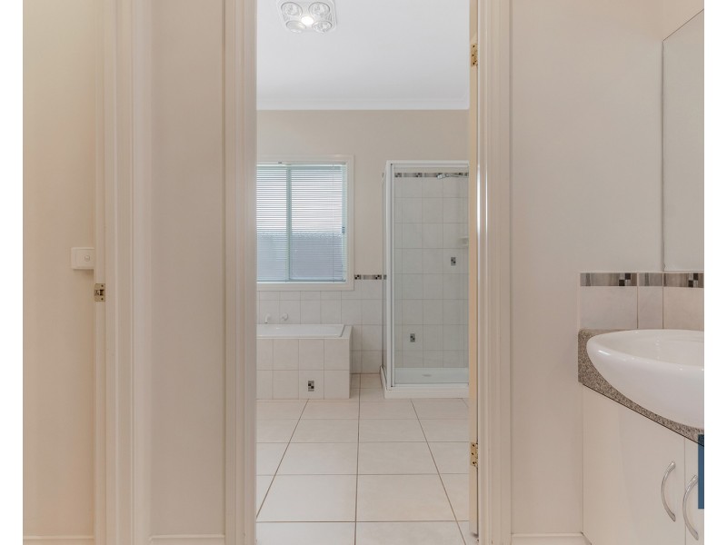 48 Declan Way, Echuca VIC 3564
