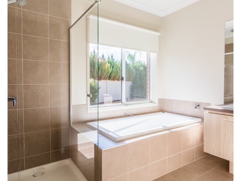 12 Antrim Court, Moama NSW 2731