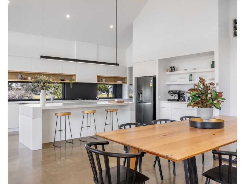 66 Pinerate Place, Echuca VIC 3564
